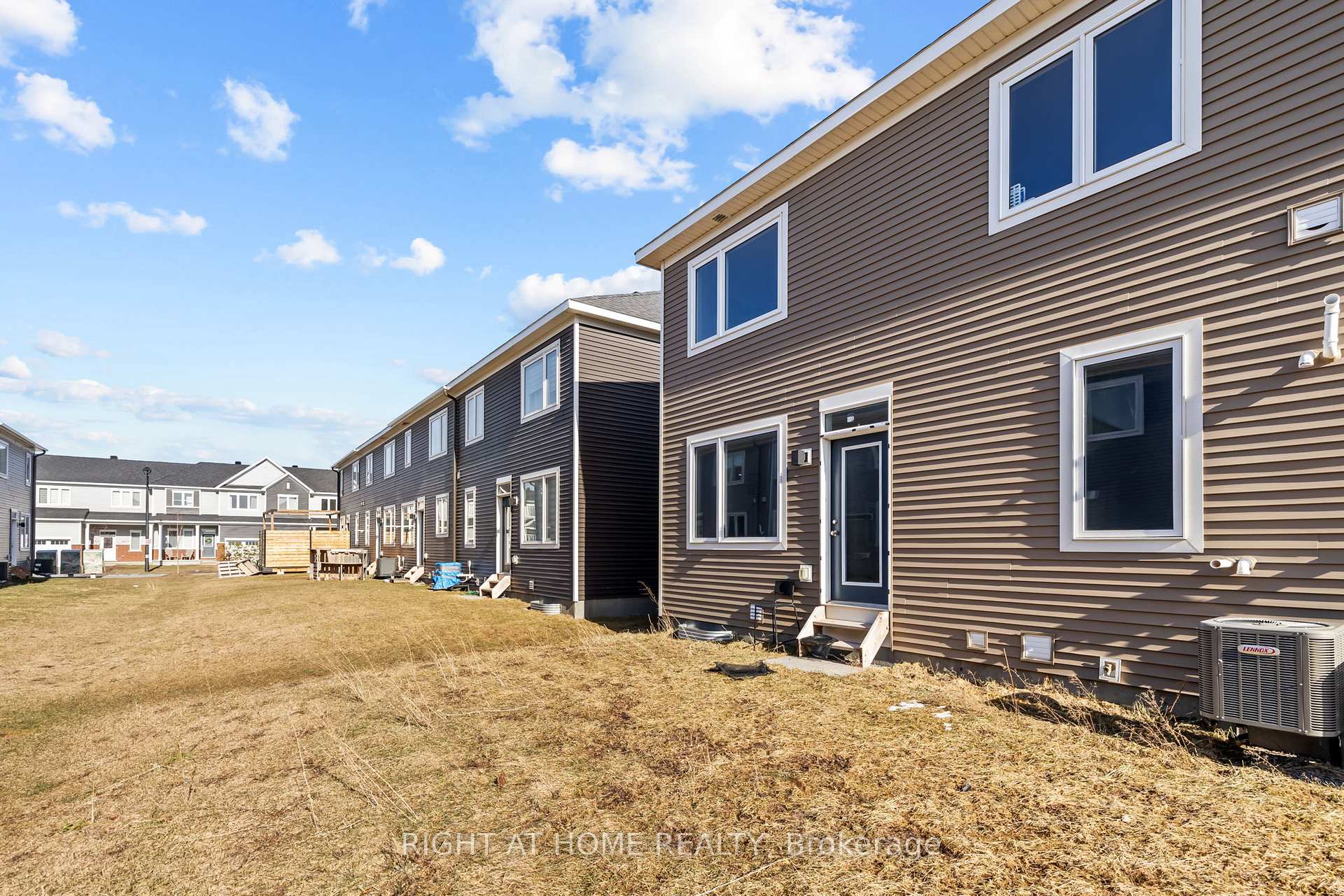 Photo 36 of 55 Focality Crescent, Ottawa, Barrhaven - Half Moon Bay — HOMEH