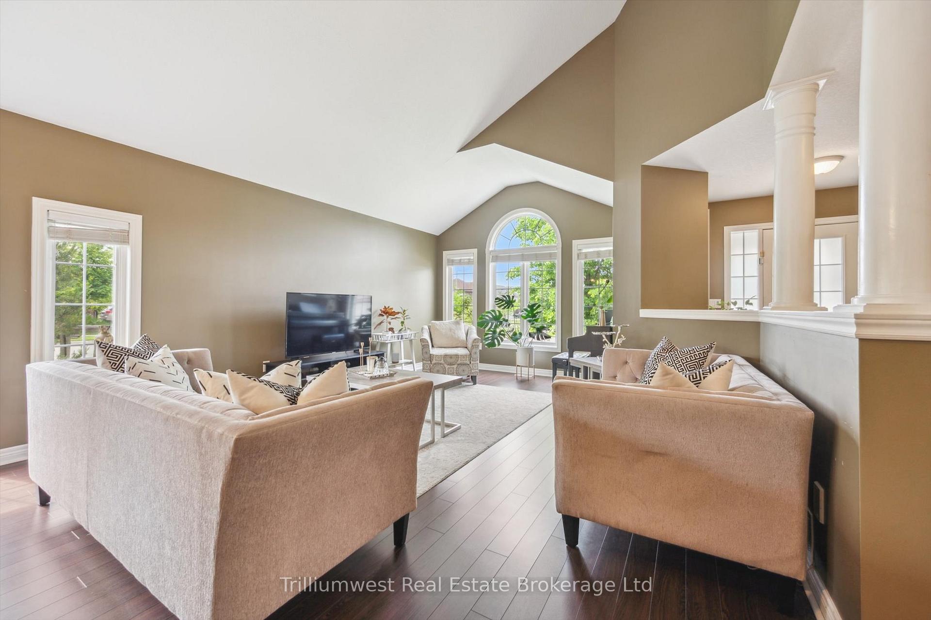 Photo 4 of 72 McArthur Drive, Guelph, Pineridge/Westminster Woods — HOMEH