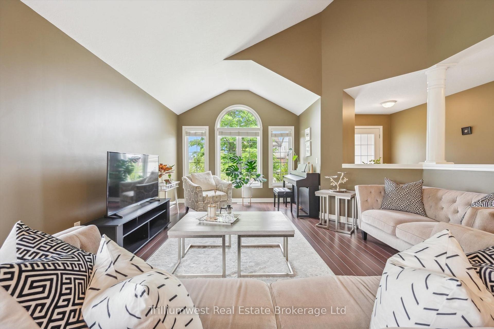 Photo 5 of 72 McArthur Drive, Guelph, Pineridge/Westminster Woods — HOMEH