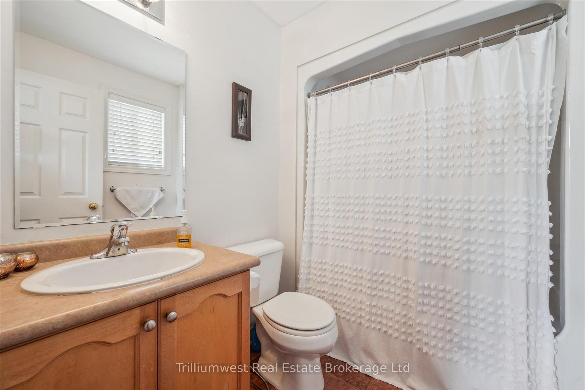 Photo 15 of 72 McArthur Drive, Guelph, Pineridge/Westminster Woods — HOMEH