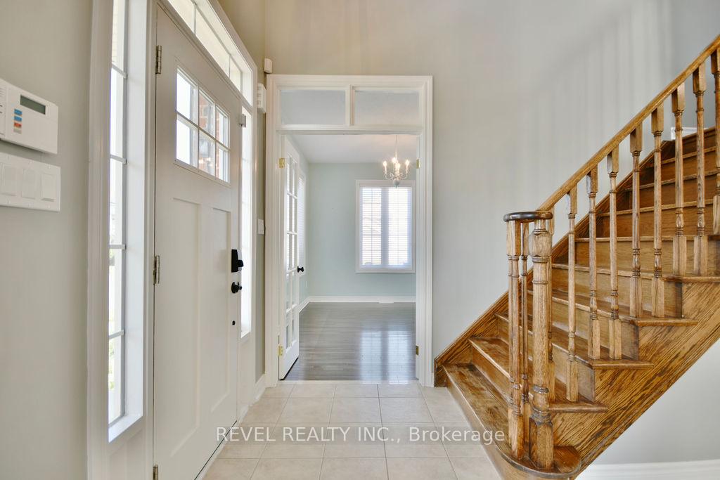 Photo 2 of 166 Succession Crescent, Barrie, Innis-Shore — HOMEH