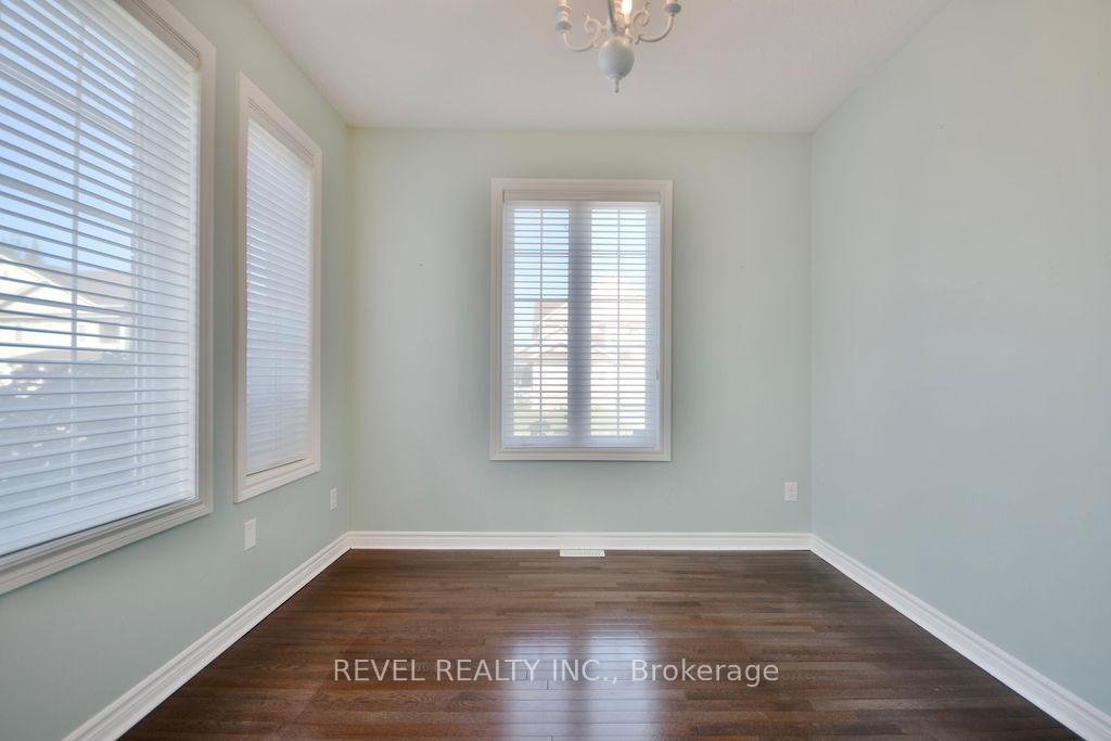Photo 3 of 166 Succession Crescent, Barrie, Innis-Shore — HOMEH