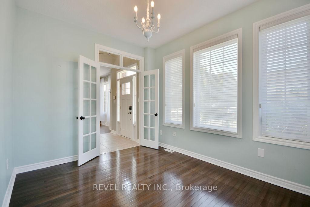 Photo 5 of 166 Succession Crescent, Barrie, Innis-Shore — HOMEH