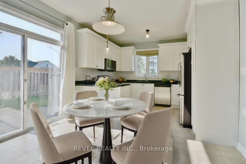 Photo 10 of 166 Succession Crescent, Barrie, Innis-Shore — HOMEH
