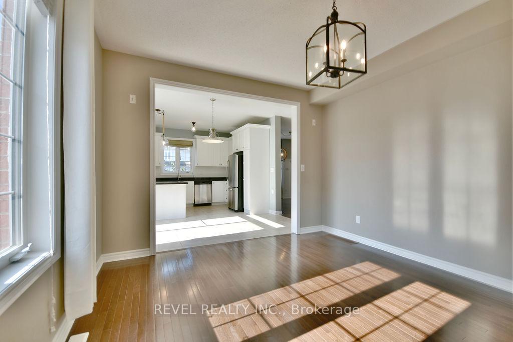 Photo 13 of 166 Succession Crescent, Barrie, Innis-Shore — HOMEH