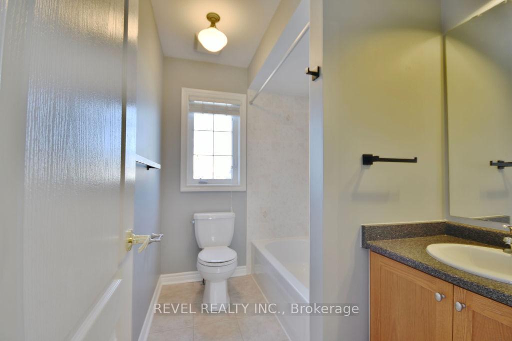 Photo 30 of 166 Succession Crescent, Barrie, Innis-Shore — HOMEH