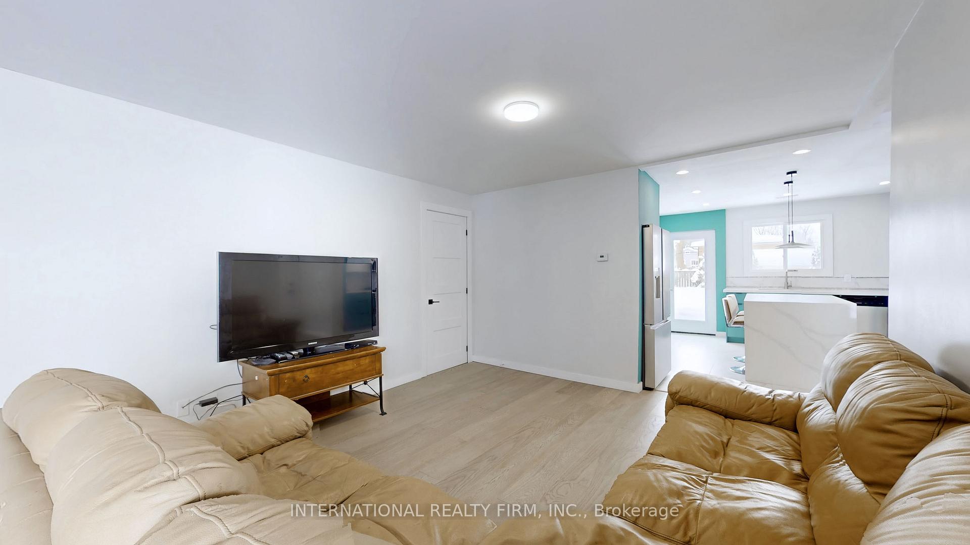 Photo 9 of 355 Hollywood Drive, Georgina, Keswick South — HOMEH