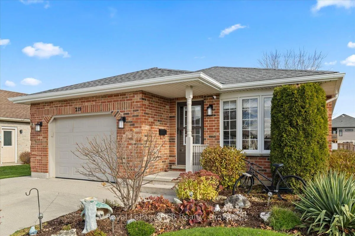 Photo 3 of 219 16th Avenue Crescent, Hanover — HOMEH