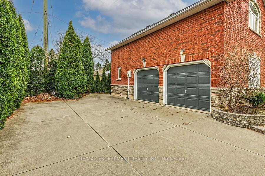 Photo 32 of 338 Central Avenue, Grimsby, Grimsby East — HOMEH