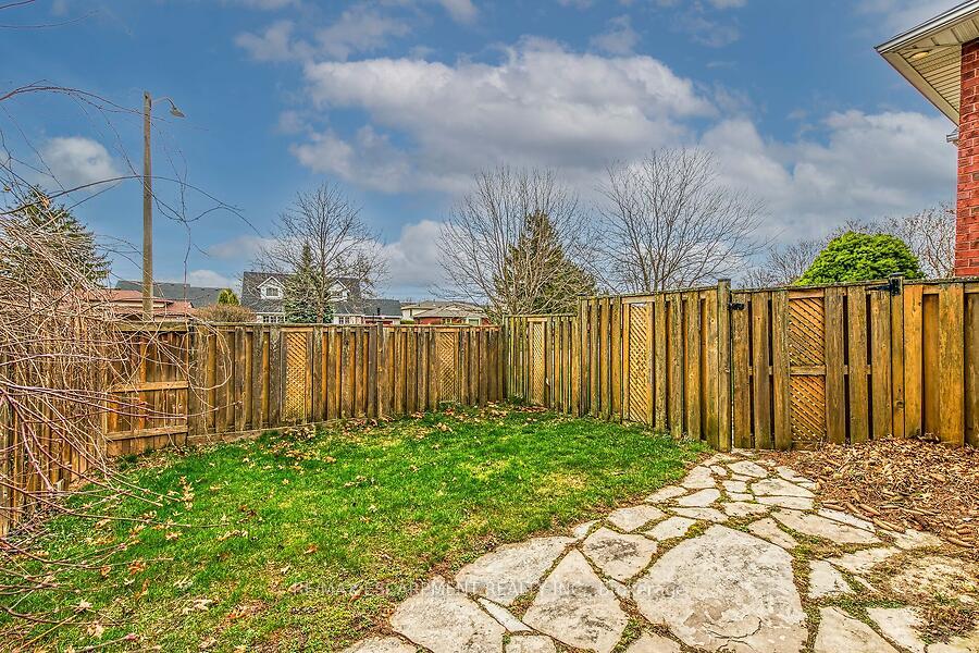 Photo 36 of 338 Central Avenue, Grimsby, Grimsby East — HOMEH