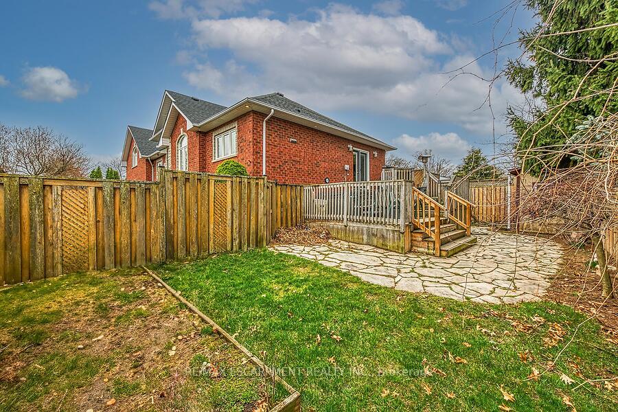 Photo 37 of 338 Central Avenue, Grimsby, Grimsby East — HOMEH