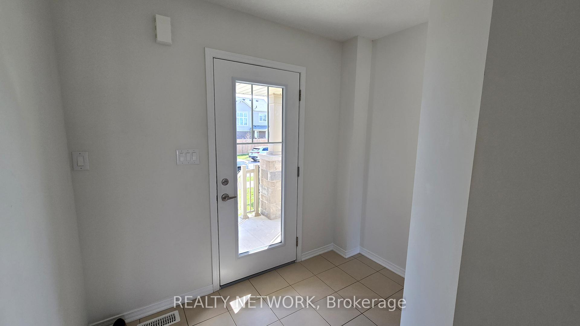 Photo 4 of 11 Armes Street, Hamilton, Binbrook — HOMEH