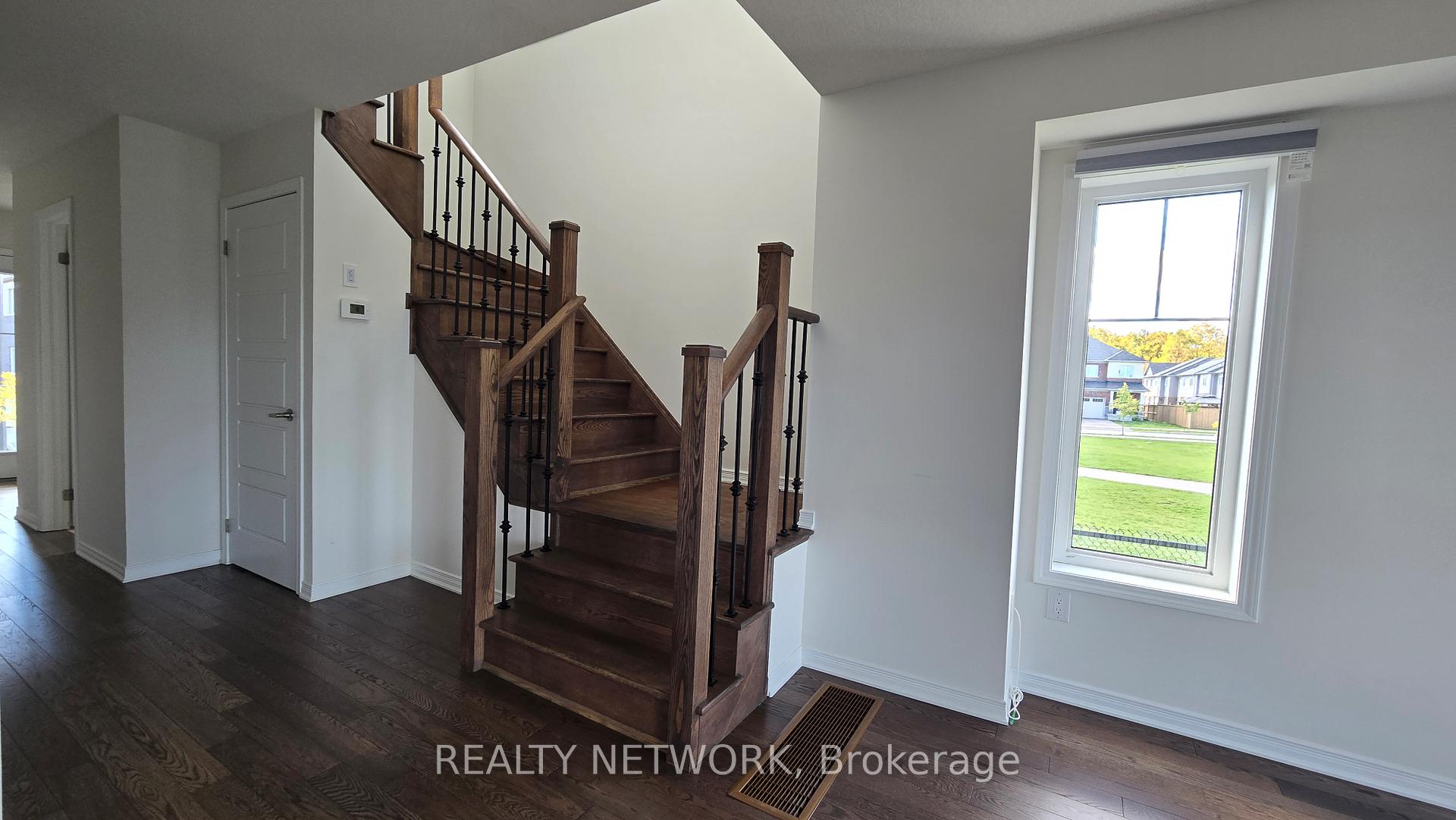 Photo 10 of 11 Armes Street, Hamilton, Binbrook — HOMEH