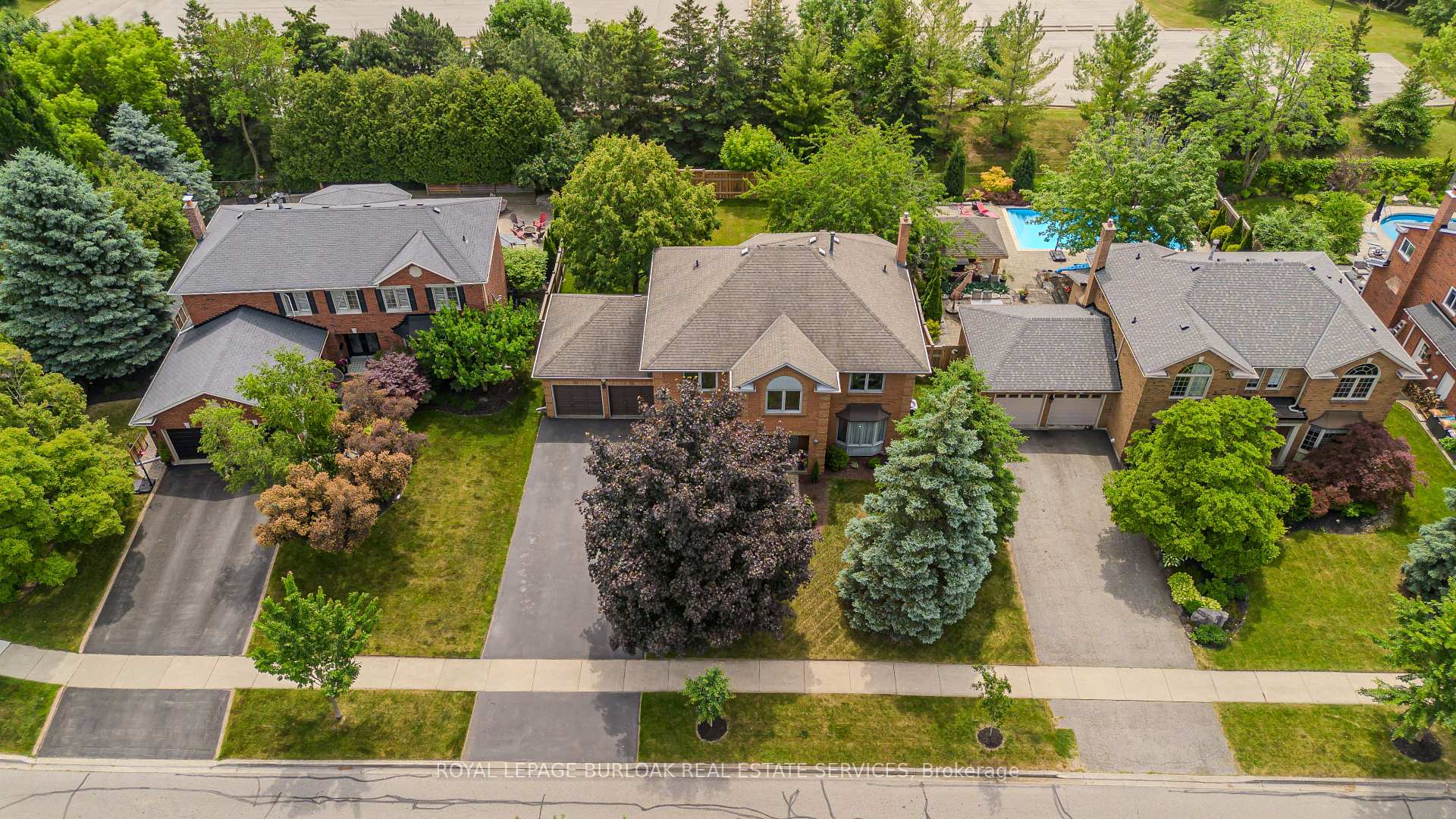 Front of 1352 Winterberry Drive