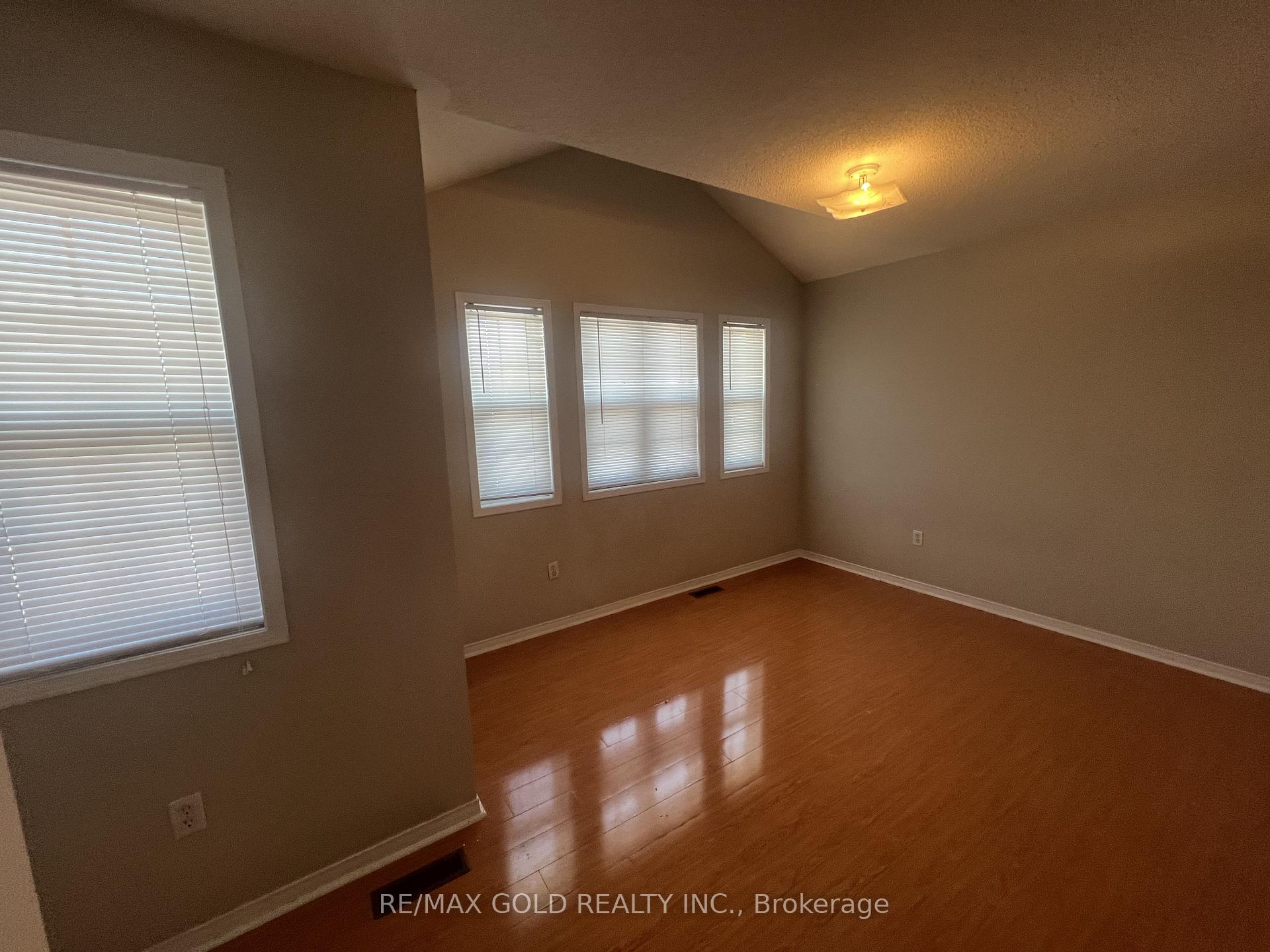 Photo 22 of Unit Upper, 32 Earlsbridge Boulevard, Brampton, Fletcher's Meadow — HOMEH
