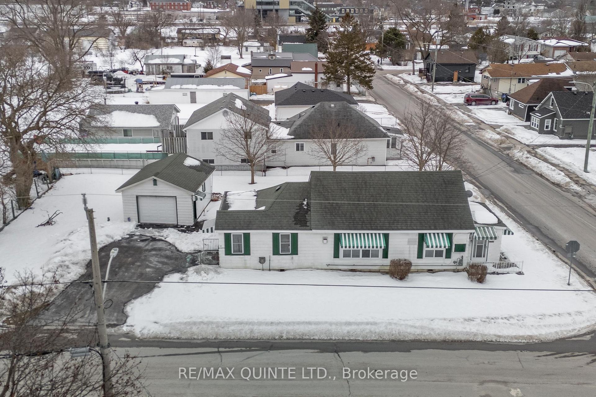Photo 2 of 33 Centre Street, Belleville, Belleville Ward — HOMEH