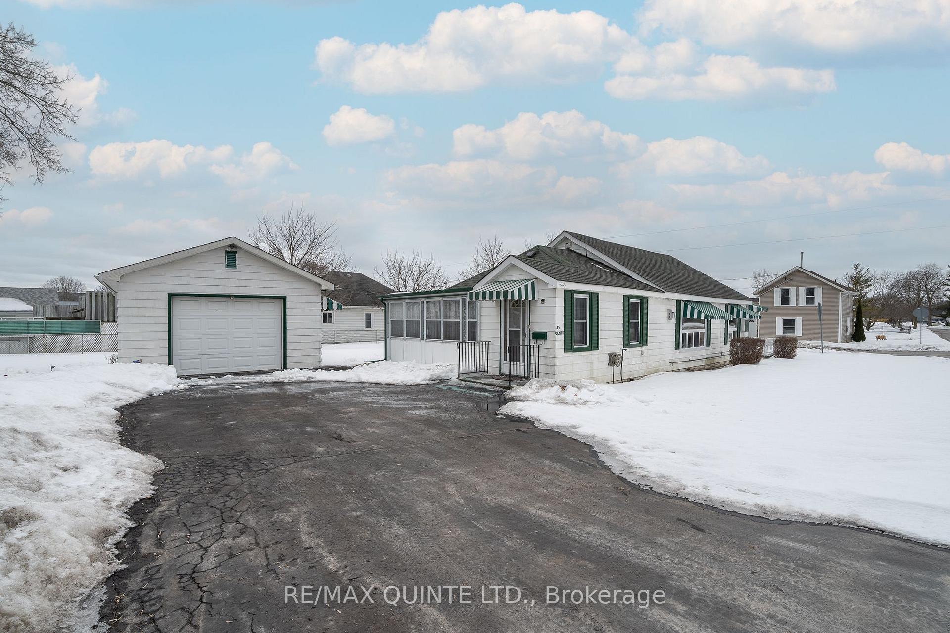 Photo 4 of 33 Centre Street, Belleville, Belleville Ward — HOMEH