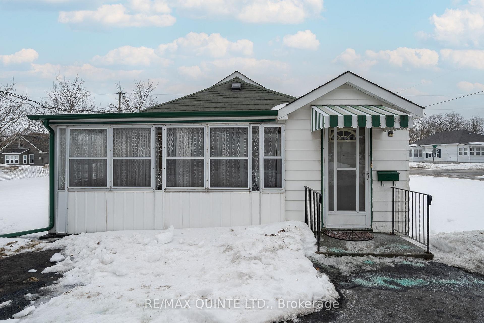 Photo 5 of 33 Centre Street, Belleville, Belleville Ward — HOMEH