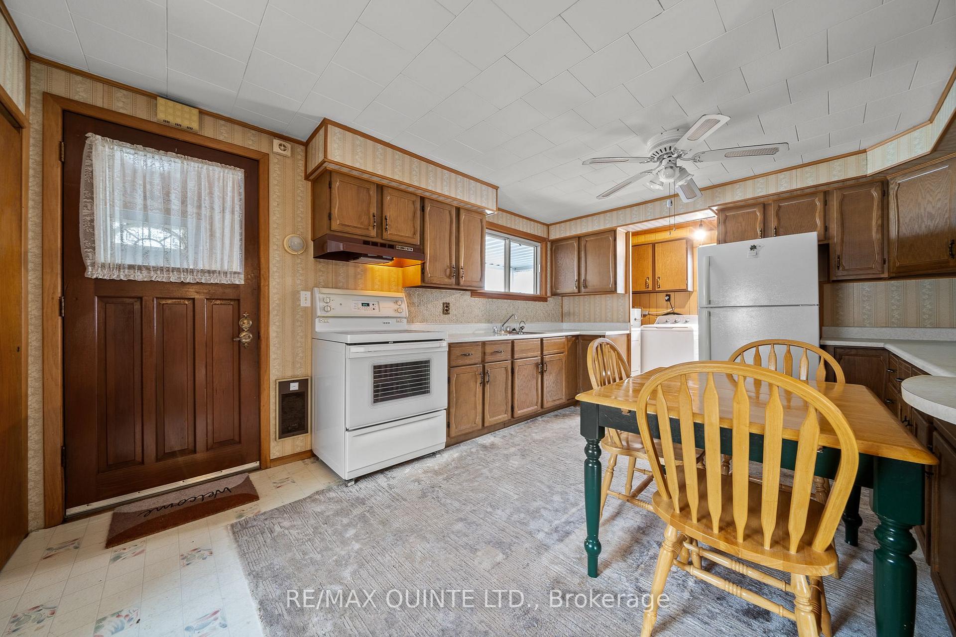 Photo 11 of 33 Centre Street, Belleville, Belleville Ward — HOMEH