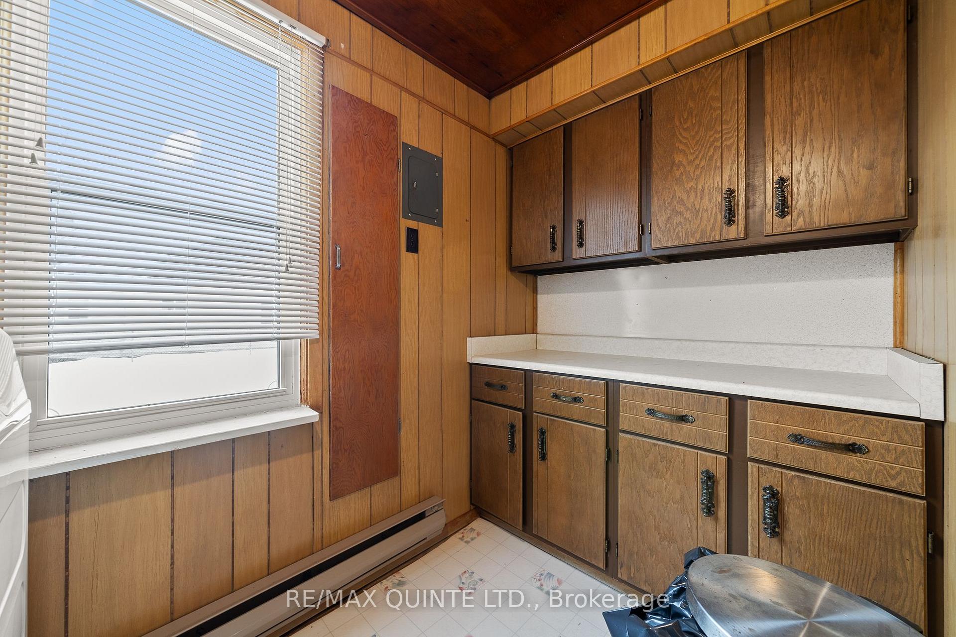 Photo 13 of 33 Centre Street, Belleville, Belleville Ward — HOMEH