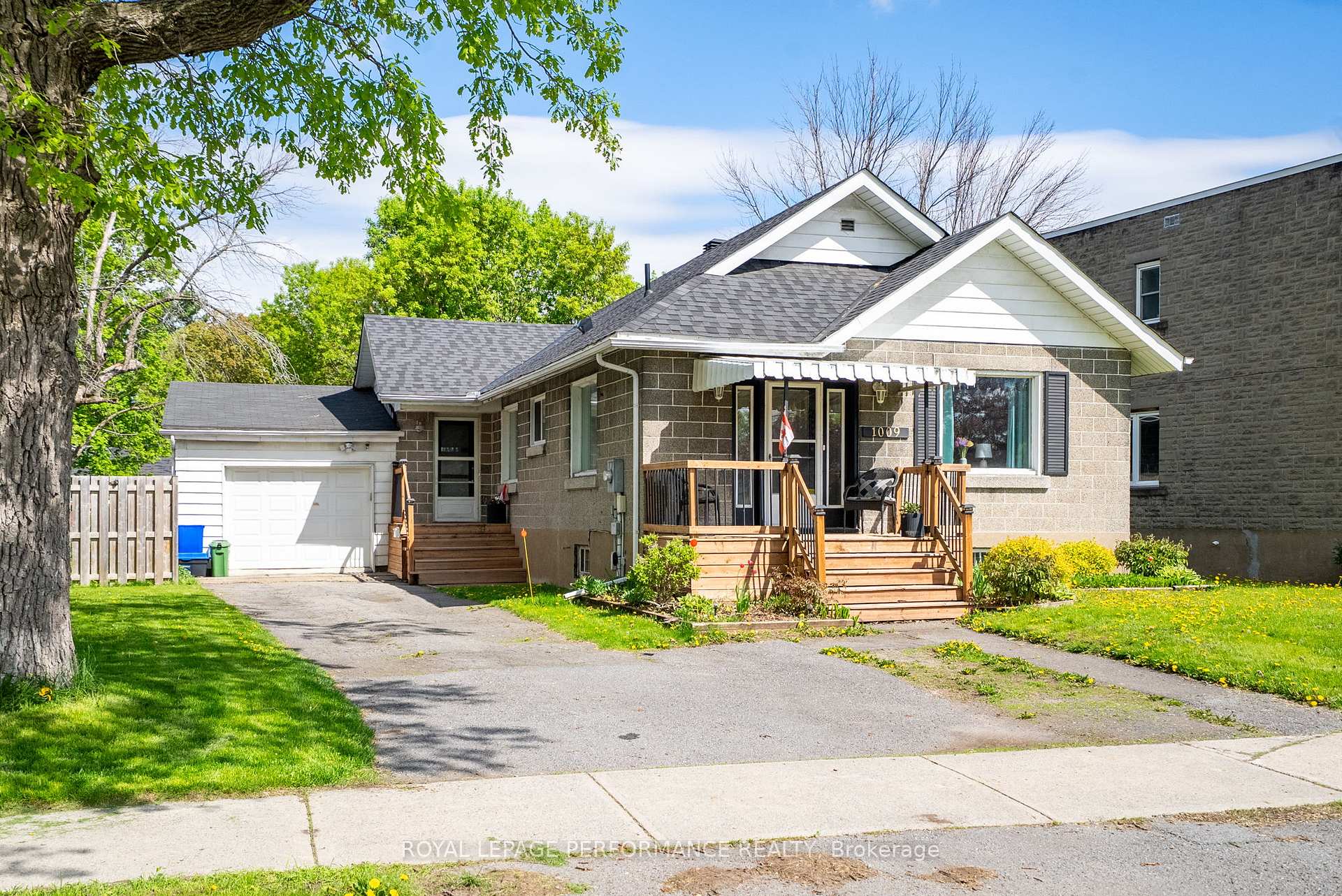Photo 2 of 1009 2nd Street W, Cornwall — HOMEH
