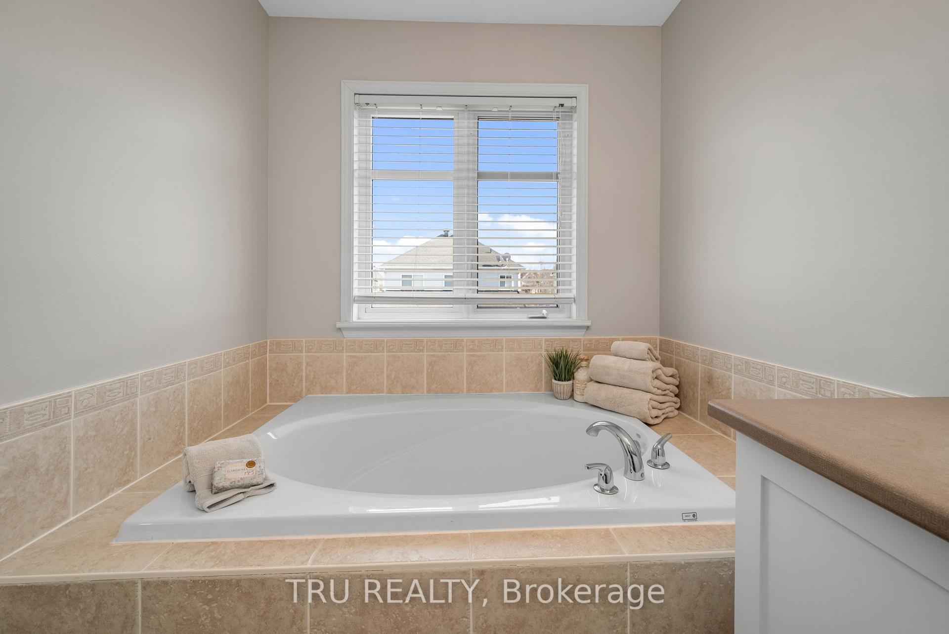 Photo 25 of 105 Deercroft Avenue, Ottawa, Barrhaven - Longfields — HOMEH