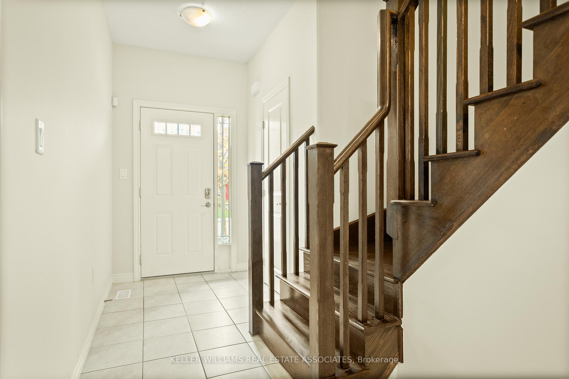 Photo 4 of Unit 33, 6 Chestnut Drive, Grimsby, Grimsby West — HOMEH