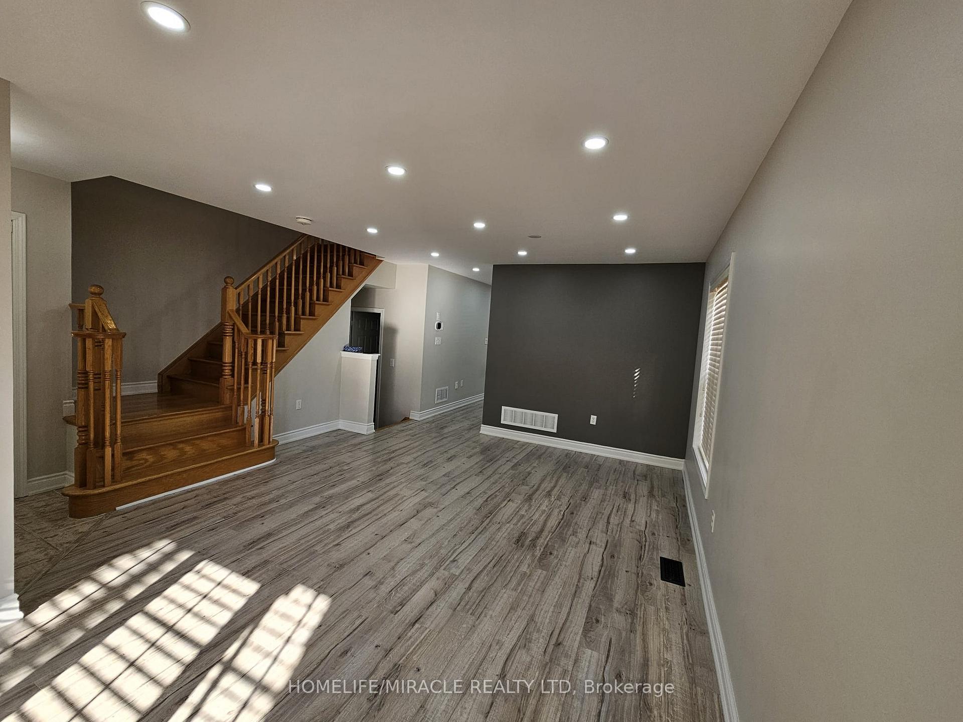 Photo 13 of 27 Pantano Place, Brampton, Credit Valley — HOMEH