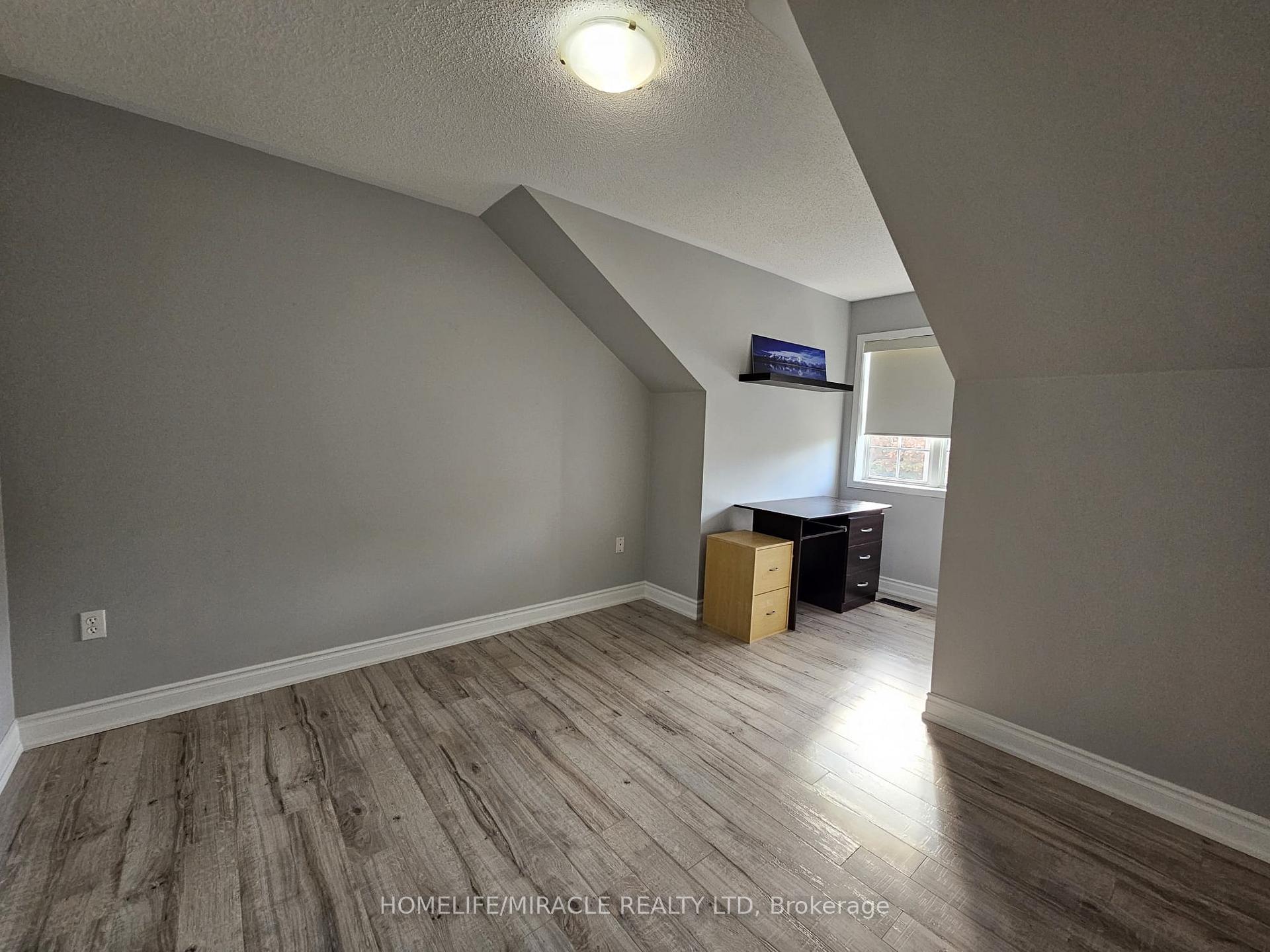 Photo 16 of 27 Pantano Place, Brampton, Credit Valley — HOMEH