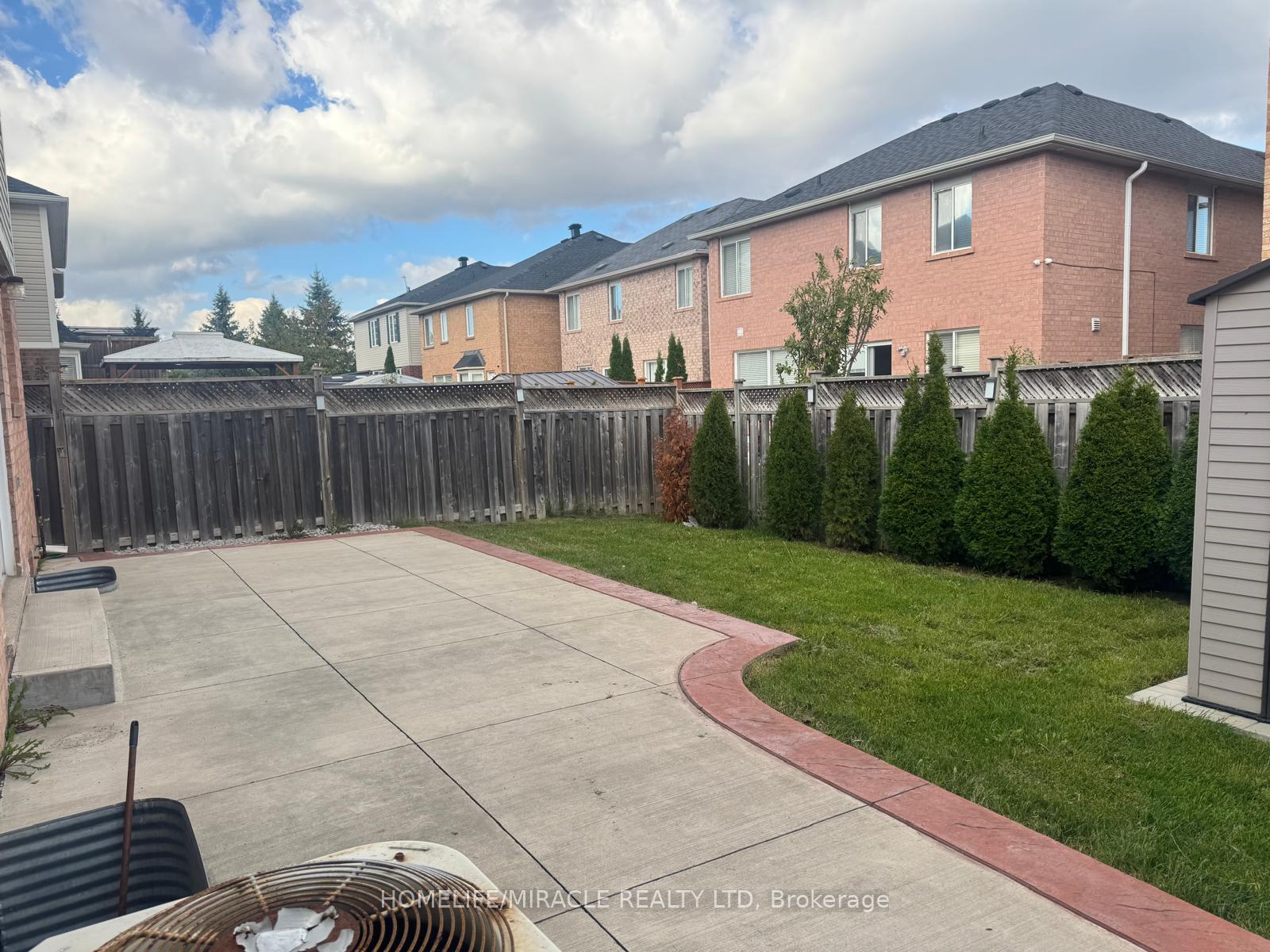 Photo 31 of 27 Pantano Place, Brampton, Credit Valley — HOMEH