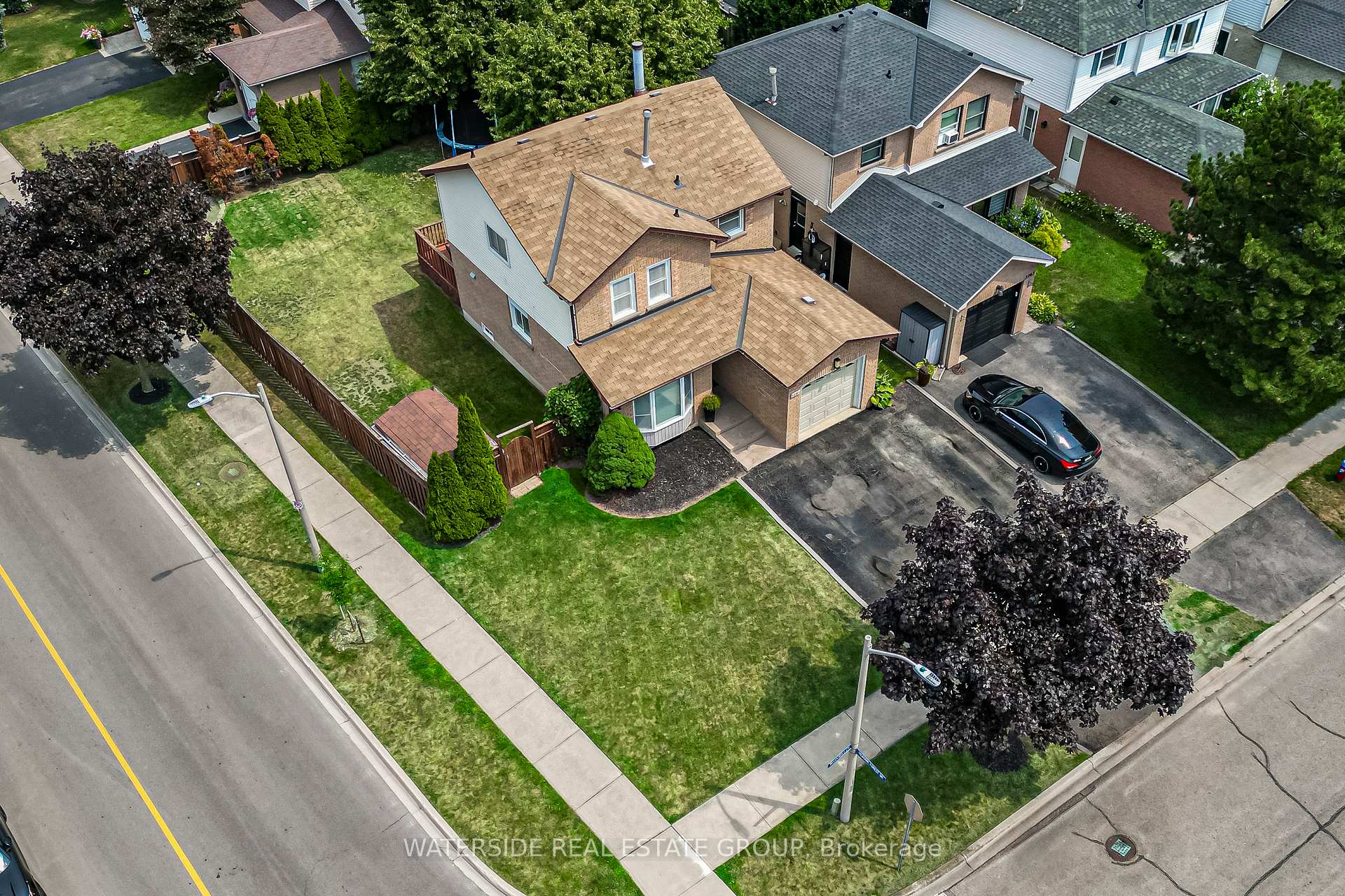 Photo 3 of 3261 Woodcroft Crescent, Burlington, Headon — HOMEH