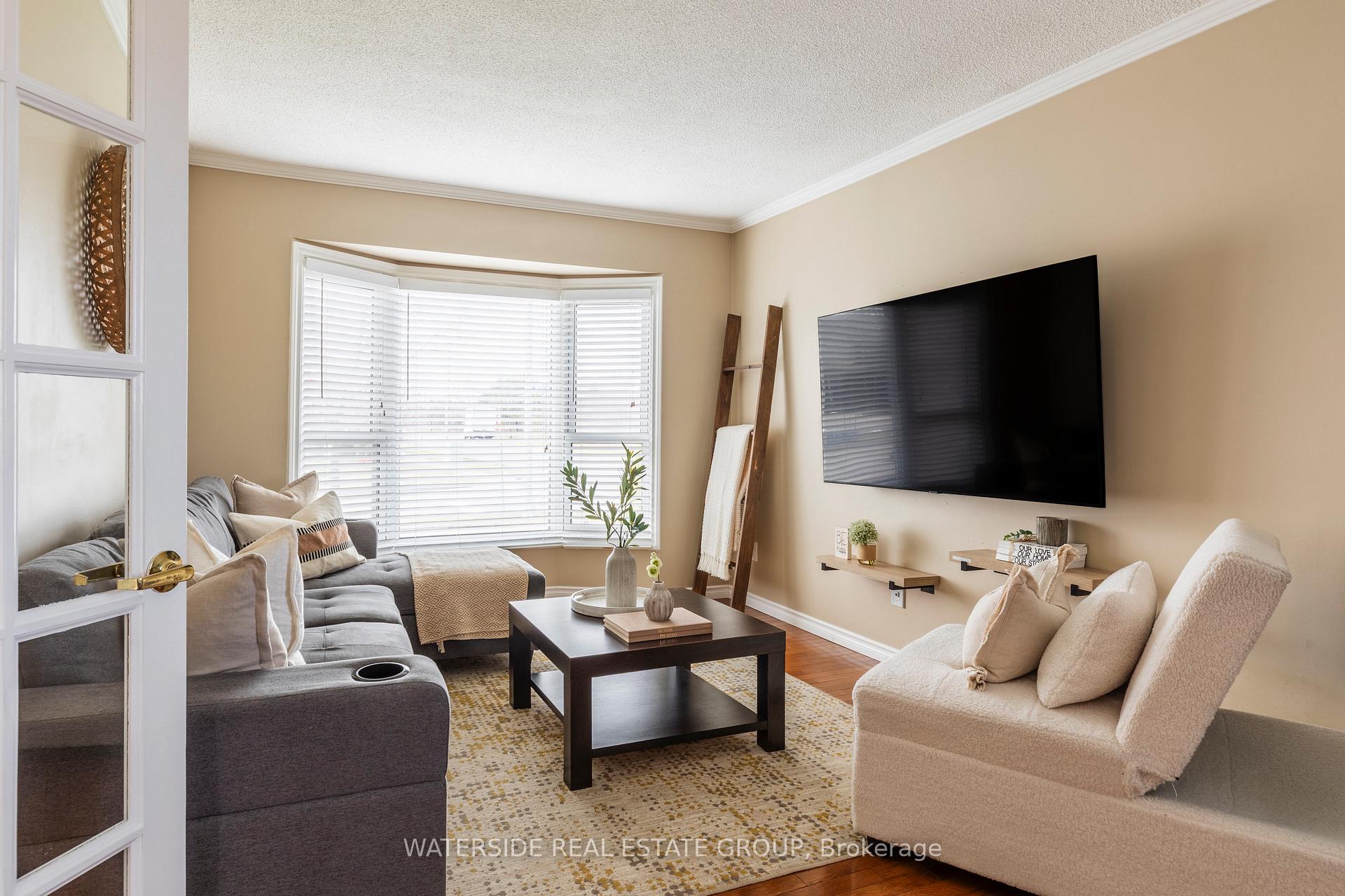 Photo 5 of 3261 Woodcroft Crescent, Burlington, Headon — HOMEH