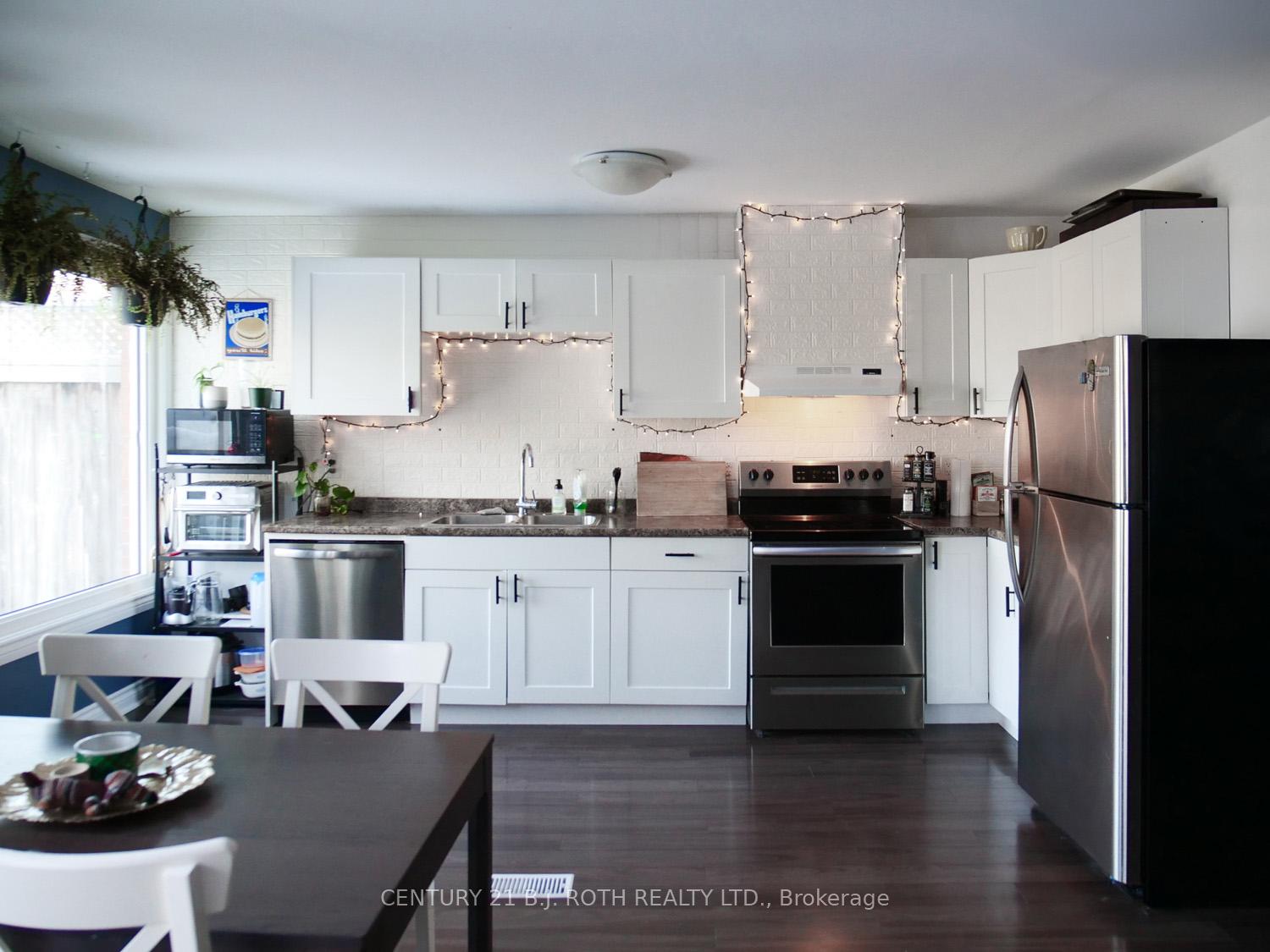 Photo 2 of 157A Cumberland Street, Barrie, Allandale — HOMEH