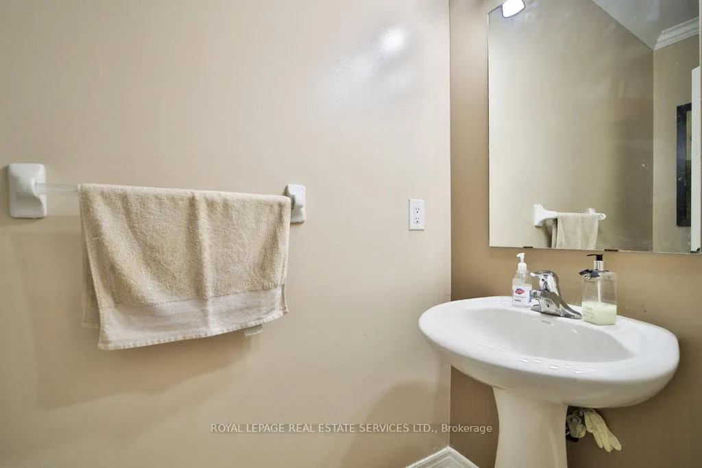 Photo 18 of 44 Game Creek Crescent, Brampton, Northwest Sandalwood Parkway — HOMEH