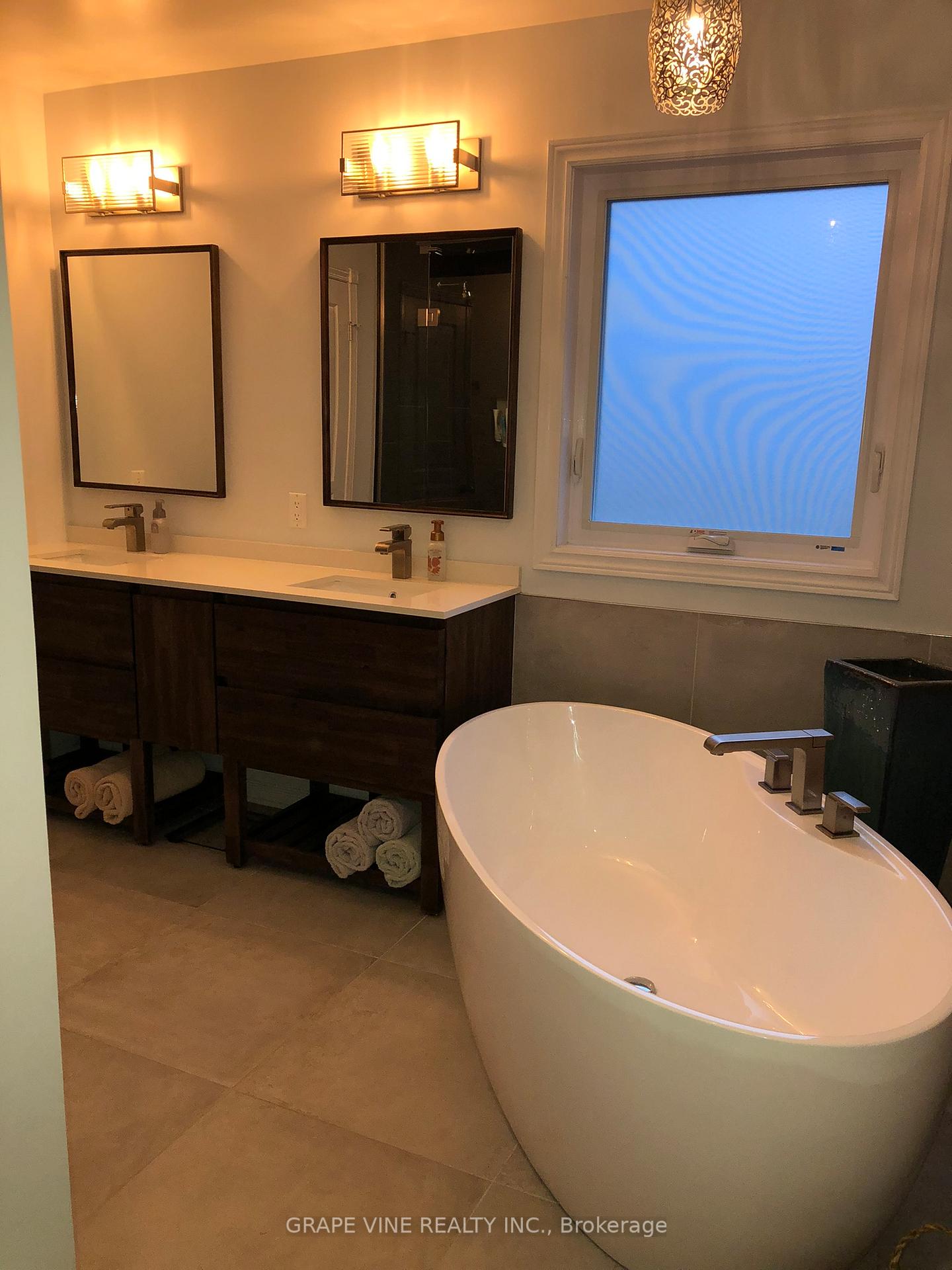 Photo 13 of 1035 Red Spruce Street, Ottawa, Riverside South/Gloucester Glen — HOMEH