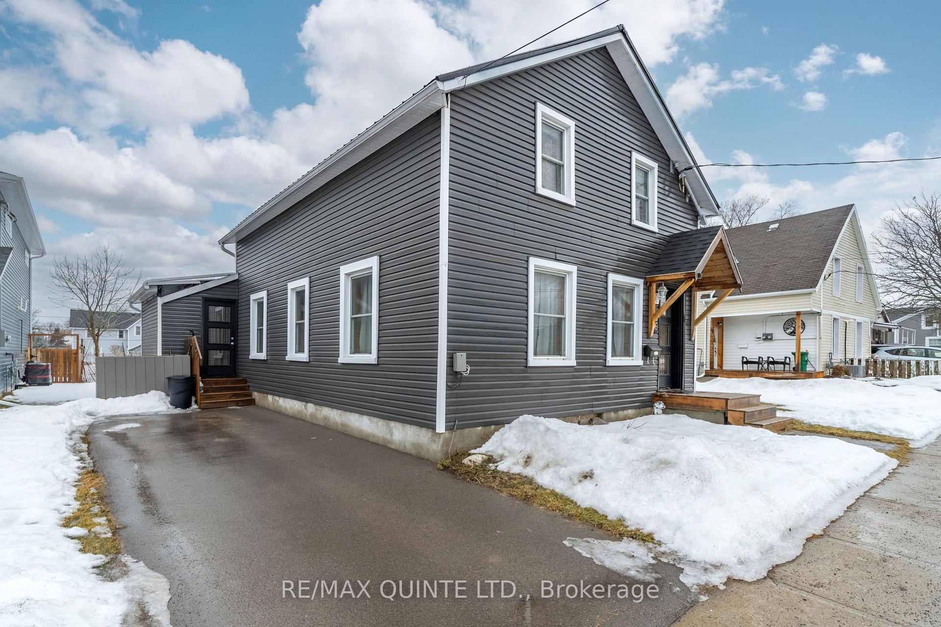 Front of 86 South George Street S