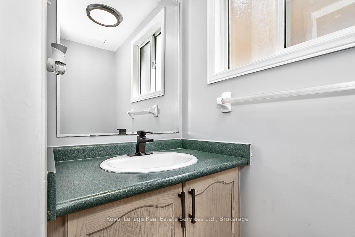Photo 11 of 5148 Silvercreek Drive, Burlington, Uptown — HOMEH