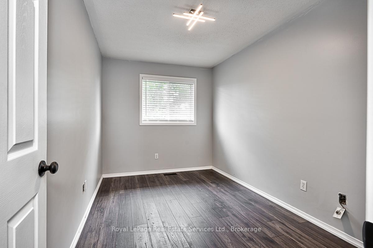 Photo 16 of 5148 Silvercreek Drive, Burlington, Uptown — HOMEH