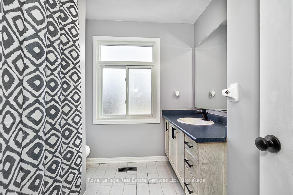 Photo 17 of 5148 Silvercreek Drive, Burlington, Uptown — HOMEH