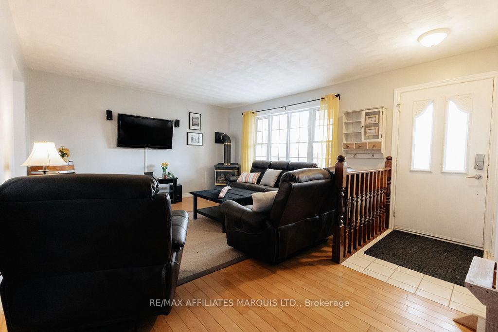 Photo 4 of 2423 Edgar Street, Cornwall — HOMEH