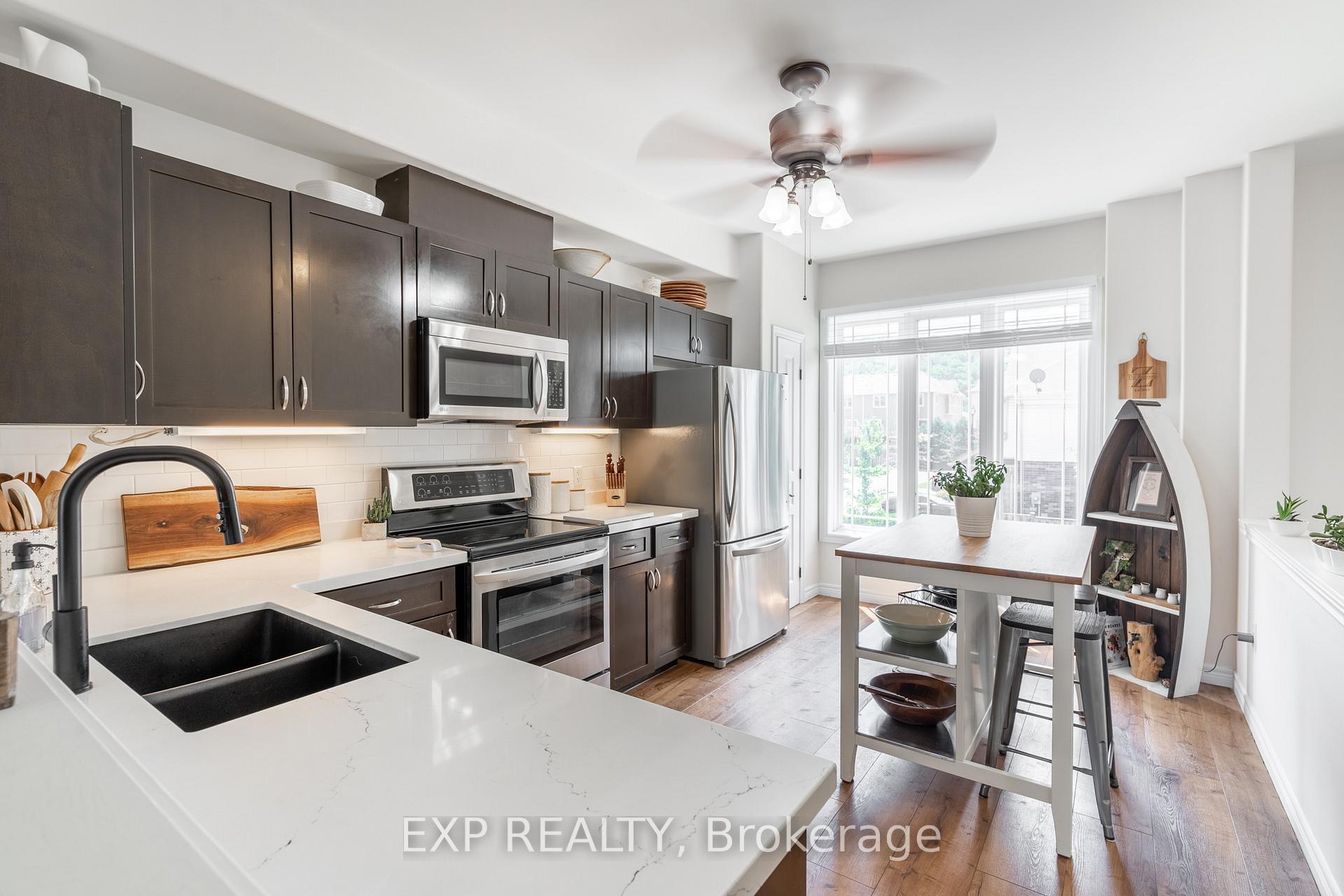Photo 5 of Unit 28, 8 Hemlock Way, Grimsby, Grimsby West — HOMEH