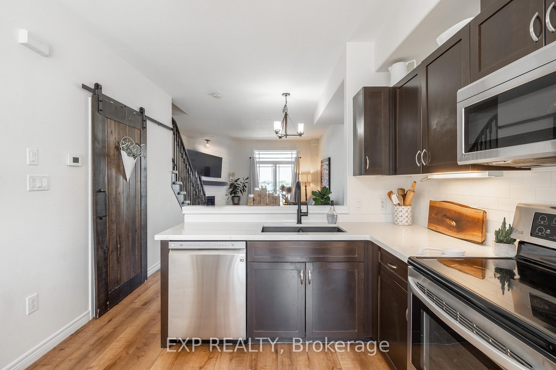 Photo 9 of Unit 28, 8 Hemlock Way, Grimsby, Grimsby West — HOMEH