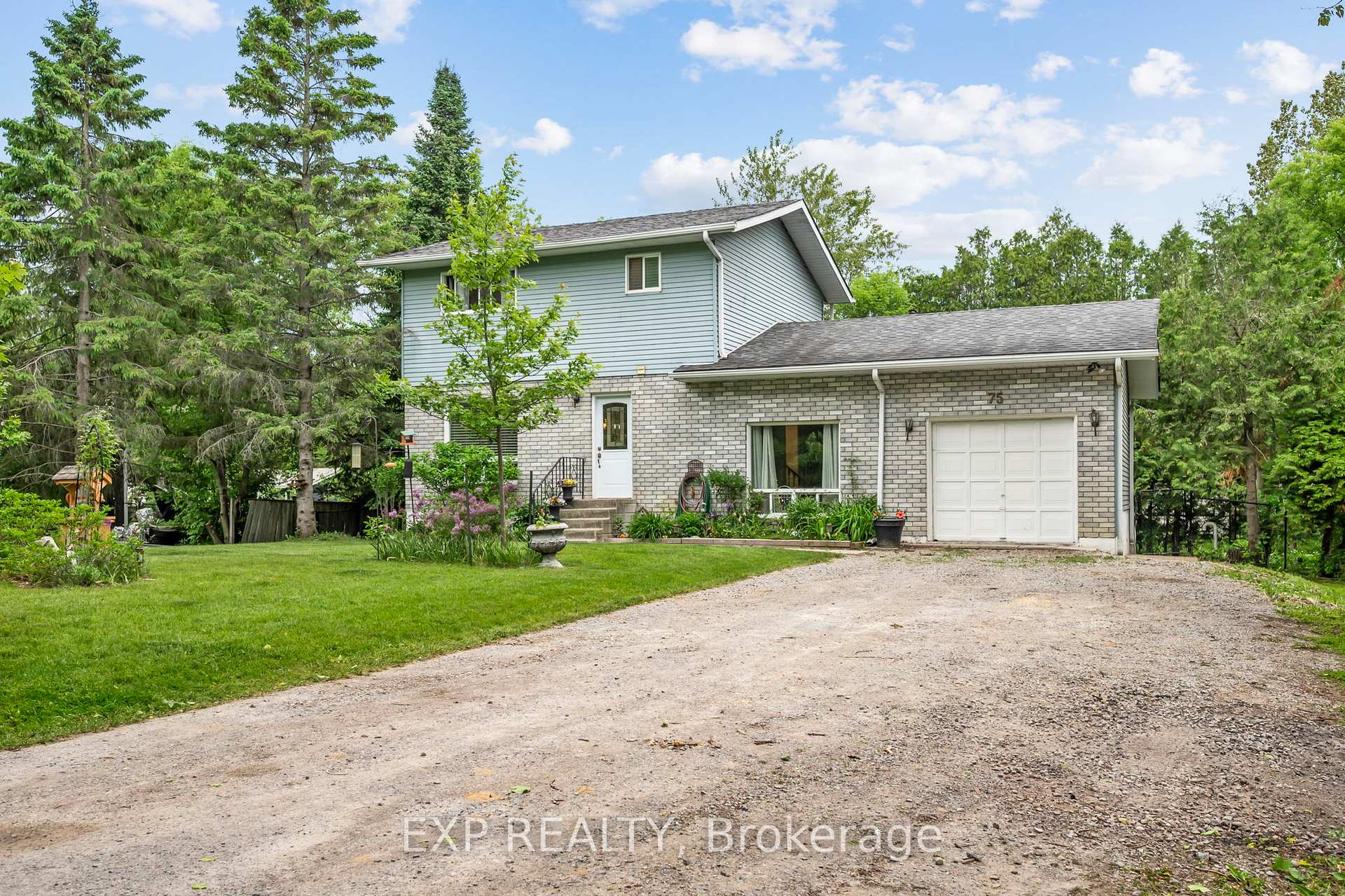 Photo 3 of 75 Brook Crescent, Georgina, Pefferlaw — HOMEH