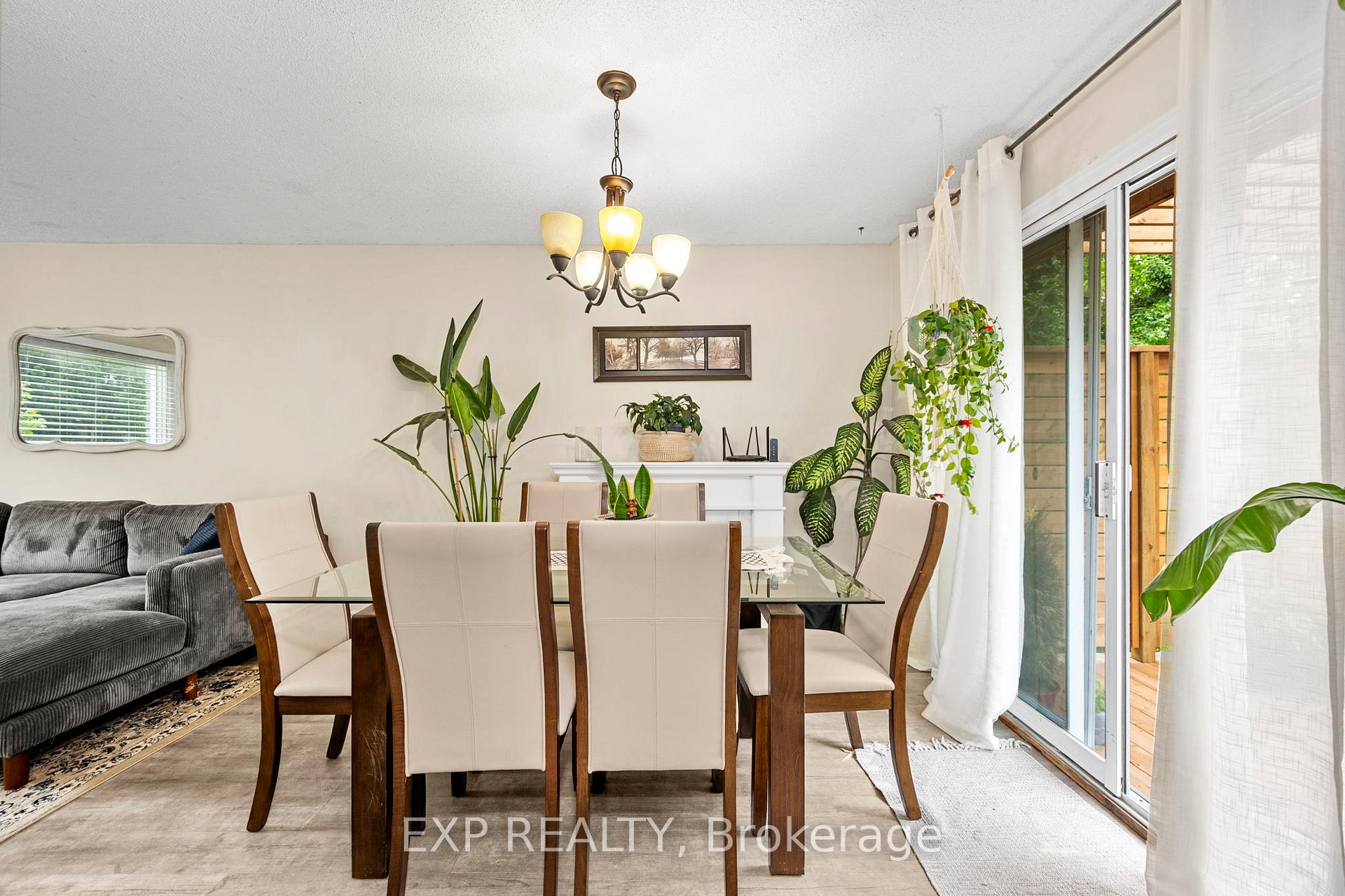 Photo 10 of 75 Brook Crescent, Georgina, Pefferlaw — HOMEH
