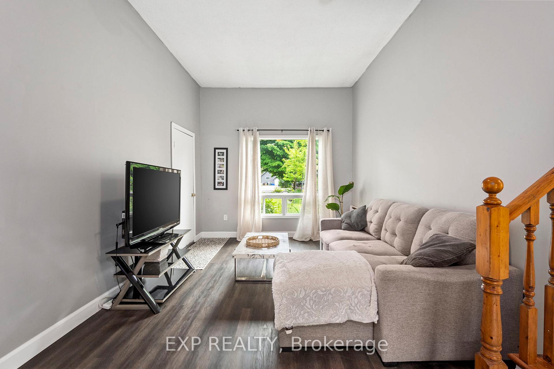 Photo 15 of 75 Brook Crescent, Georgina, Pefferlaw — HOMEH