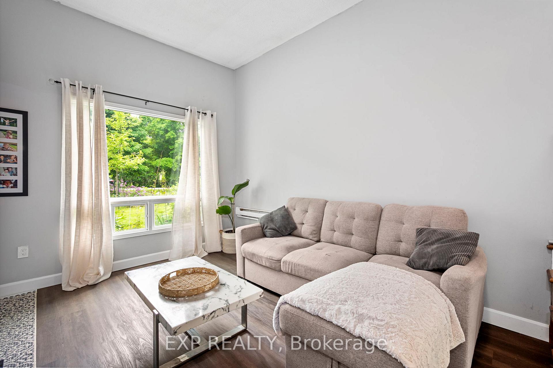 Photo 16 of 75 Brook Crescent, Georgina, Pefferlaw — HOMEH