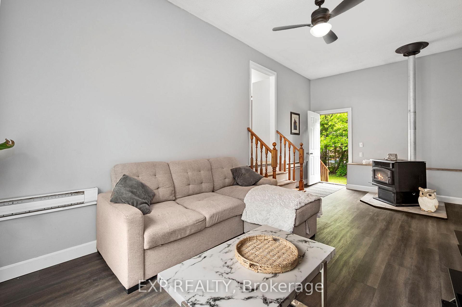 Photo 17 of 75 Brook Crescent, Georgina, Pefferlaw — HOMEH