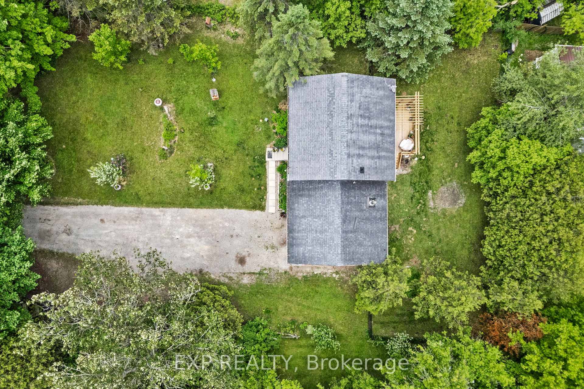 Photo 35 of 75 Brook Crescent, Georgina, Pefferlaw — HOMEH