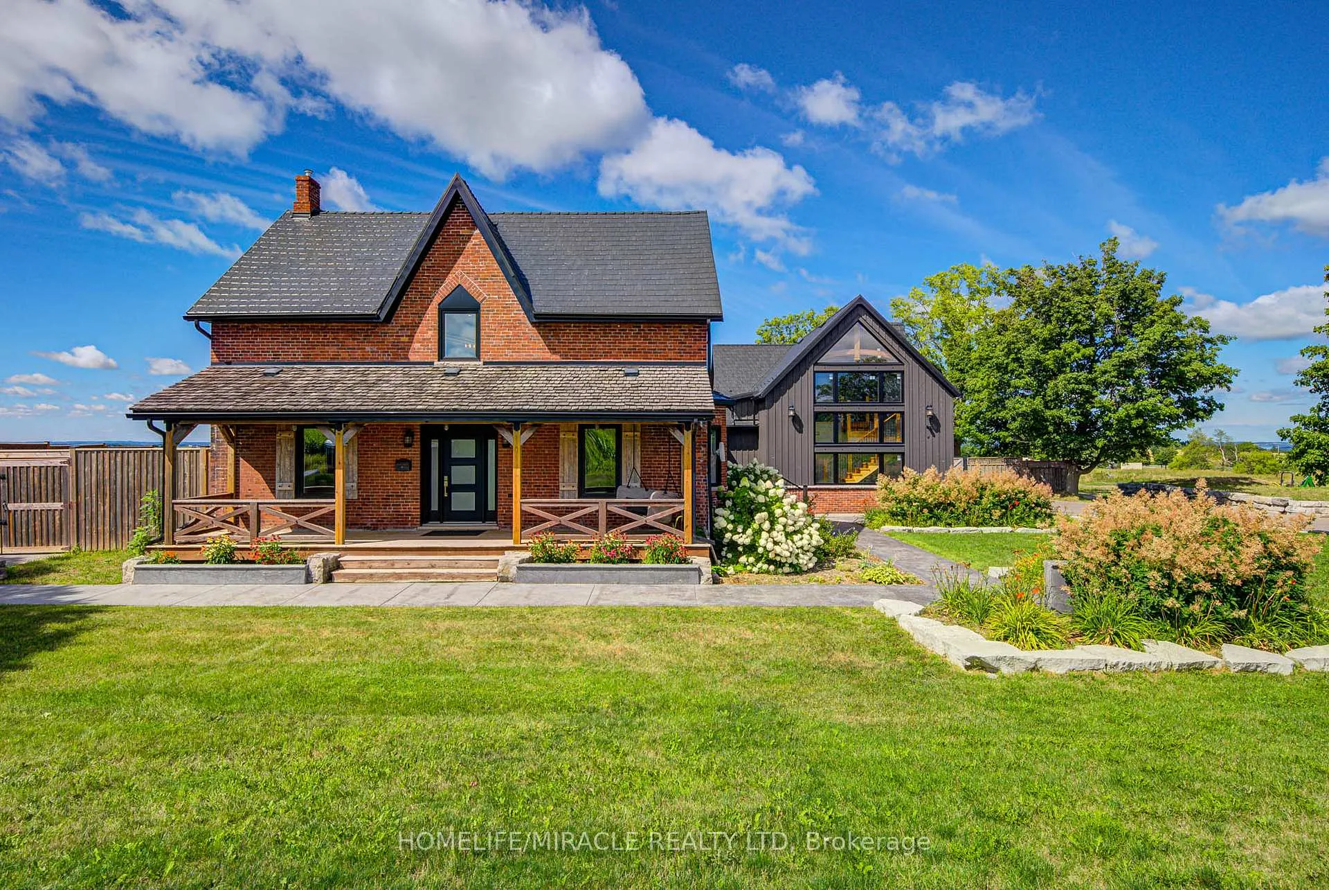 Front of 9214 Oak Ridges Drive