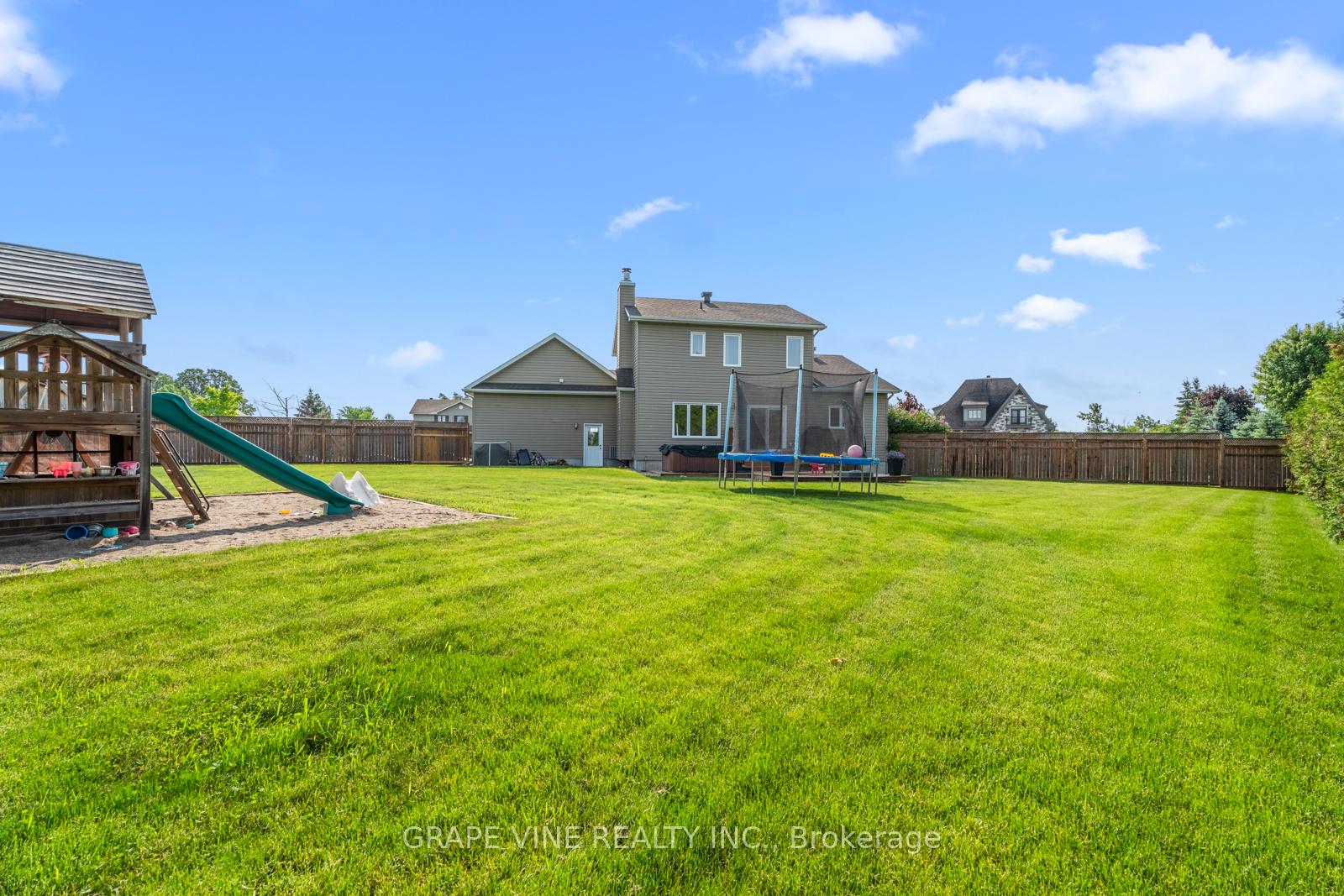 Photo 5 of 8055 Craig Farm Drive, Ottawa, Metcalfe — HOMEH